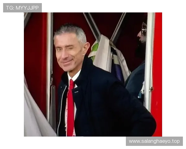 英媒称阿森纳将与葡萄牙体育展开新一轮谈判争取引进哲凯赖什